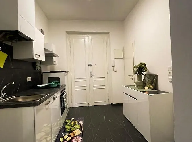 Neu-moebliertes Naehe Zentrum Apartment Vienna